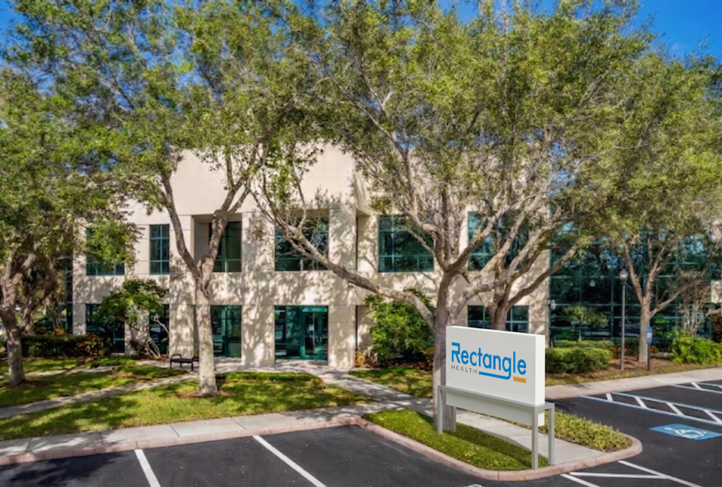 Outside Rectangle Health St. Petersburg office